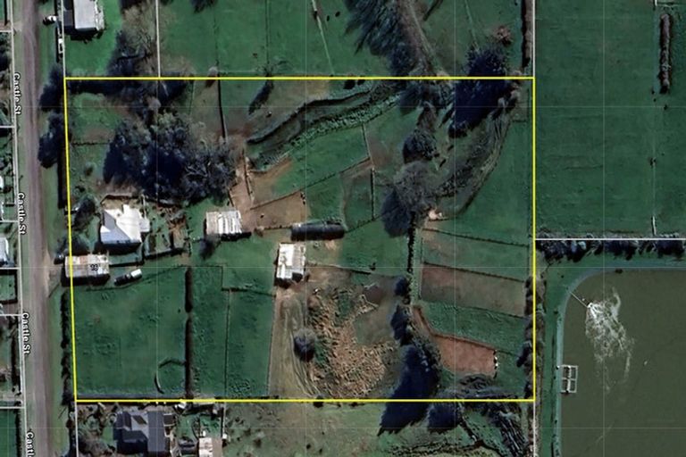 Photo of property in 16 Castle Street, Eltham, 4322