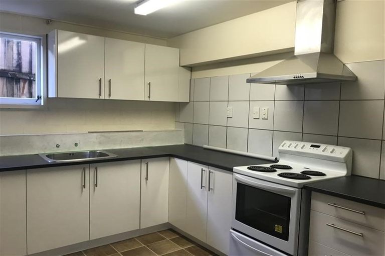 Photo of property in 63 Lawrence Crescent, Hillpark, Auckland, 2102