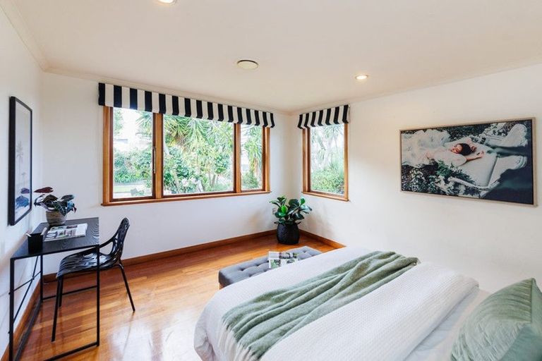 Photo of property in 15 Salisbury Avenue, Terrace End, Palmerston North, 4410