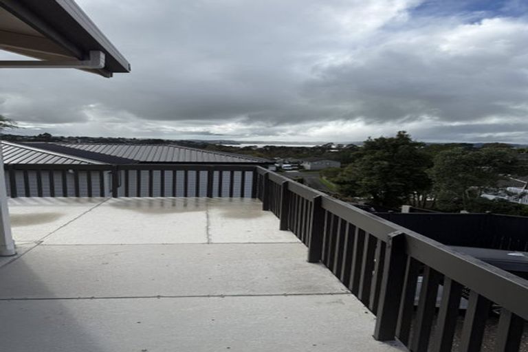 Photo of property in 20 Widmore Drive, Massey, Auckland, 0614