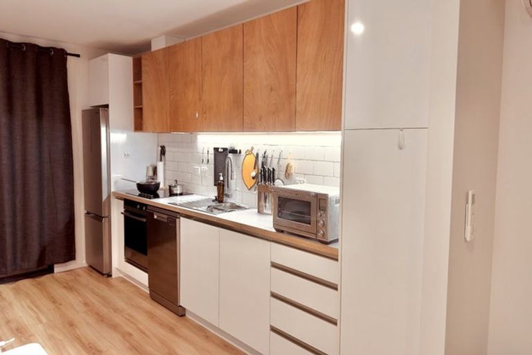 Photo of property in 5b Salmont Place, Kelburn, Wellington, 6012