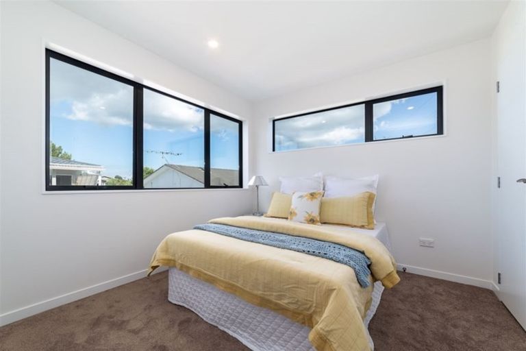 Photo of property in 35a Vina Place, Massey, Auckland, 0614