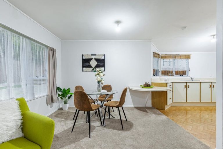 Photo of property in 2/5 Newington Road, Henderson, Auckland, 0612