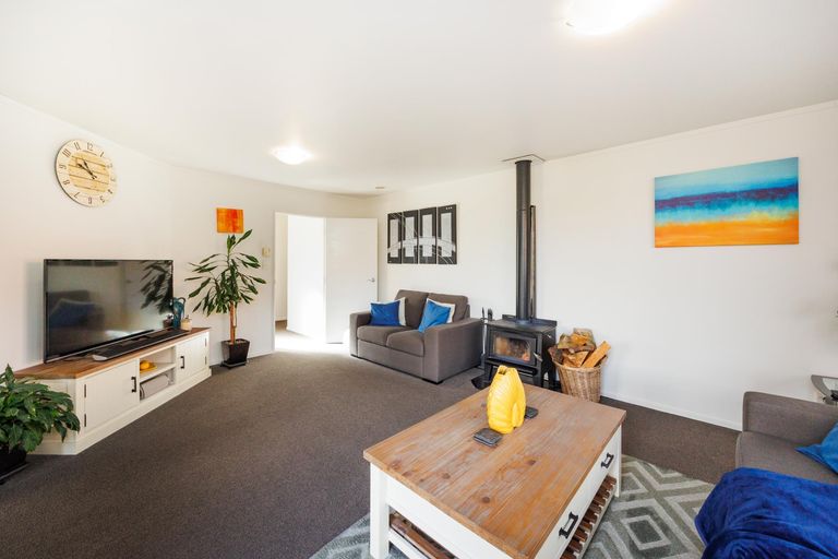 Photo of property in 55 Meridian Grove, Kelvin Grove, Palmerston North, 4414