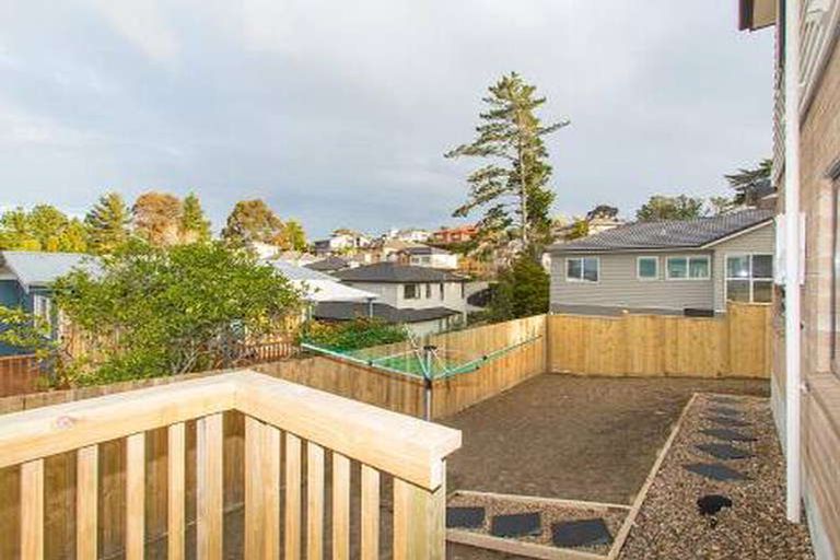 Photo of property in 15 Brookdale Road, Paremoremo, Albany, 0793