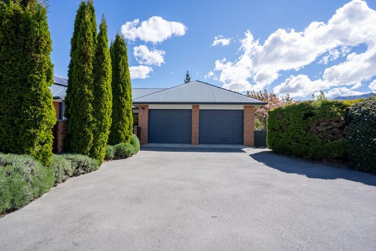 Photo of property in 4 Pisa Moorings Road, Mount Pisa, Cromwell, 9383