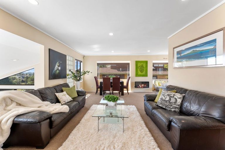 Photo of property in 37 Pigeon Mountain Road, Half Moon Bay, Auckland, 2012