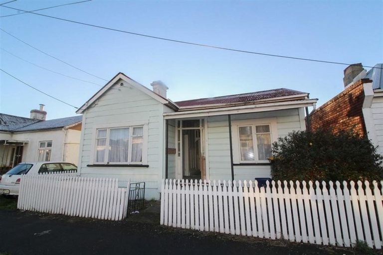 Photo of property in 8 Bathgate Street, South Dunedin, Dunedin, 9012