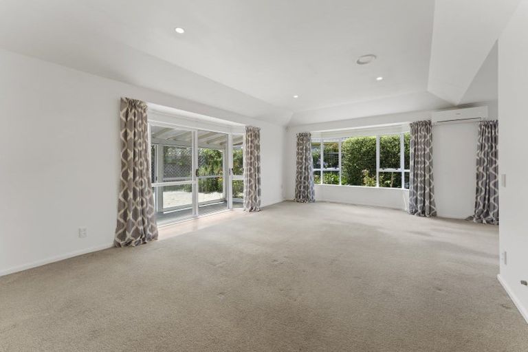 Photo of property in 14 Millwood Place, Silverstream, Upper Hutt, 5019