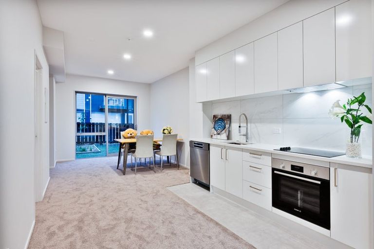 Photo of property in 10/3 Matuhi Rise, Henderson, Auckland, 0612