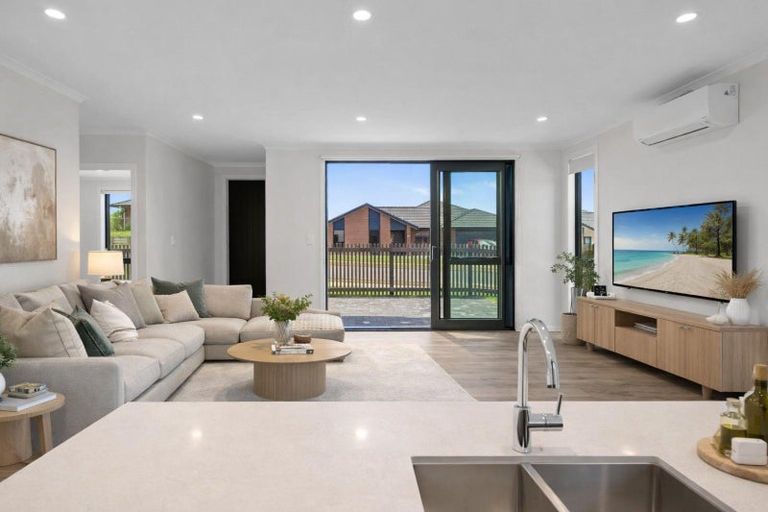 Photo of property in 42 Ladeira Place, Fitzroy, Hamilton, 3206