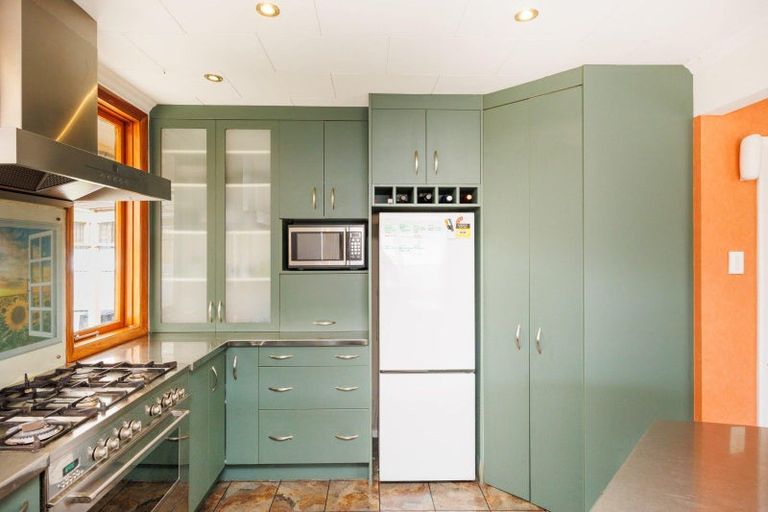 Photo of property in 18 Park Road, West End, Palmerston North, 4412