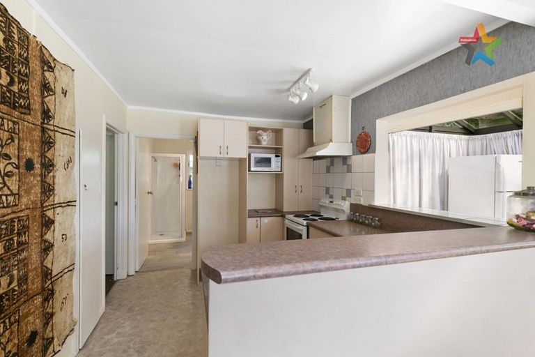 Photo of property in 24 Korau Grove, Stokes Valley, Lower Hutt, 5019