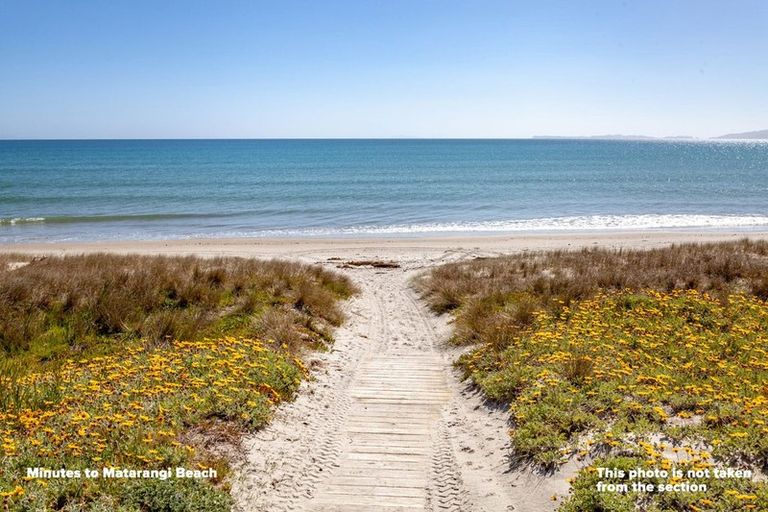 Photo of property in 124 The Fairway, Matarangi, Whitianga, 3592