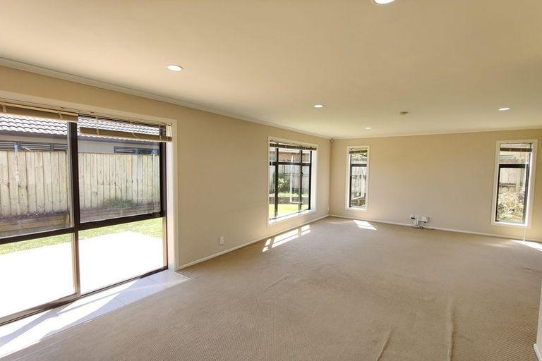 Photo of property in 6 Hampervale Place, Flat Bush, Auckland, 2016