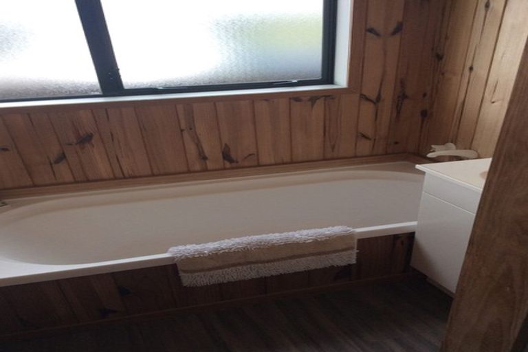 Photo of property in 7 Tokay Place, Huapai, Kumeu, 0810