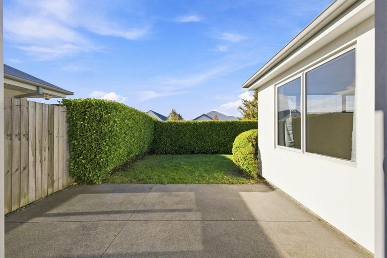 Photo of property in 8 Caulfield Avenue, Halswell, Christchurch, 8025