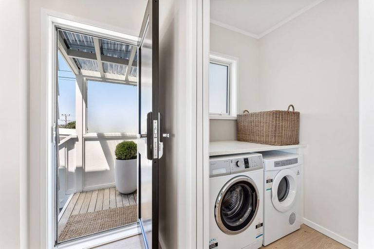 Photo of property in 43b Brightside Road, Stanmore Bay, Whangaparaoa, 0932