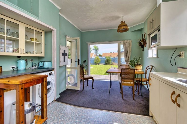 Photo of property in 2/33 Nuffield Avenue, Marewa, Napier, 4110