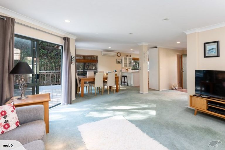 Photo of property in 3/1 Bradbury Road, Botany Downs, Auckland, 2010