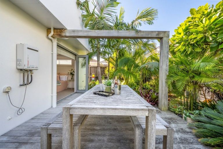 Photo of property in 8 The Parade, Bucklands Beach, Auckland, 2012