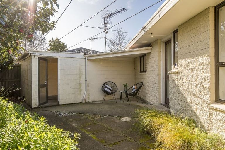 Photo of property in 2/48 Jeffreys Road, Fendalton, Christchurch, 8052