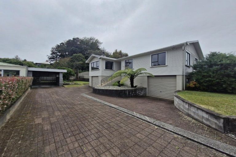 Photo of property in 5 Hillside Crescent, Westown, New Plymouth, 4310