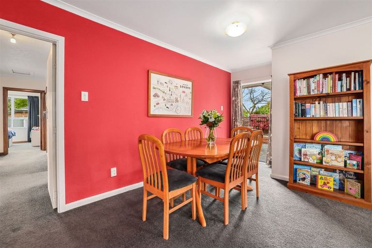 Photo of property in 6 Daniels Road, Redwood, Christchurch, 8051