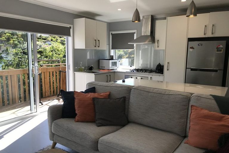 Photo of property in 20 Cypress Place, Sunnynook, Auckland, 0620