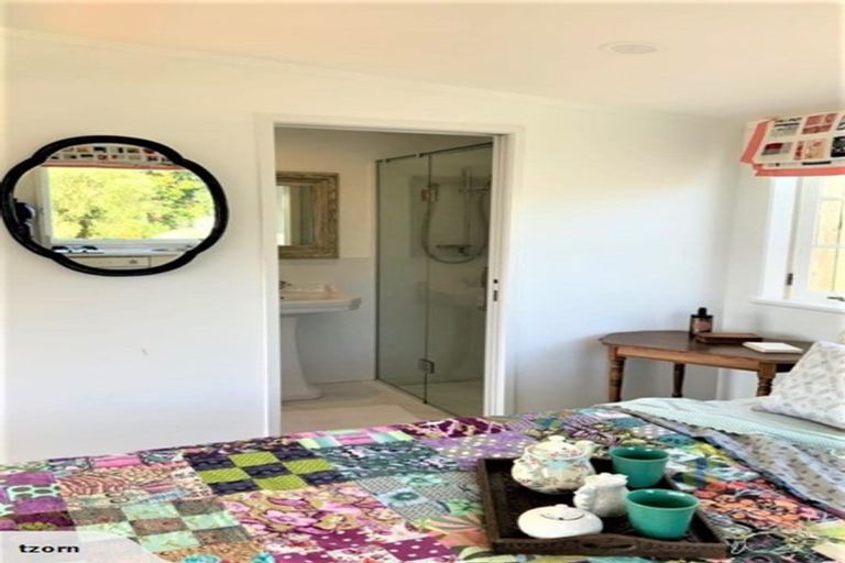 Photo of property in 22 Melandra Road, Stanmore Bay, Whangaparaoa, 0932