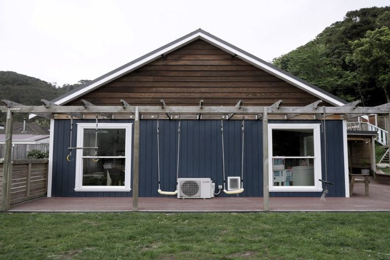 Photo of property in 46b Lees Grove, Wainuiomata, Lower Hutt, 5014