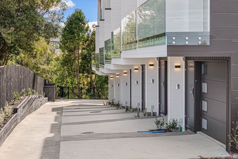 Photo of property in 252 Pakuranga Road, Pakuranga Heights, Auckland, 2010