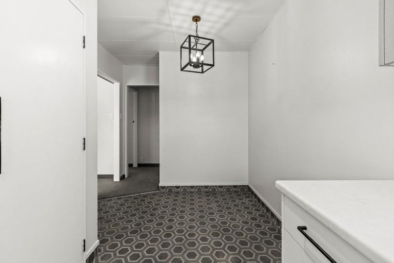 Photo of property in 1/8 Lee Road, Taradale, Napier, 4112