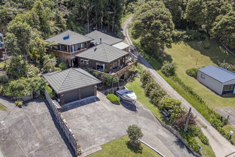 Photo of property in 2 Pohutukawa Grove, Whitianga, 3510