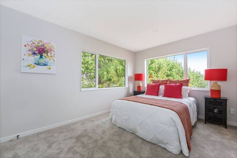 Photo of property in 48 Resolution Drive, Gulf Harbour, Whangaparaoa, 0930