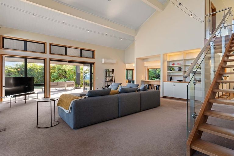 Photo of property in 8 Whakamoenga Point, Acacia Bay, Taupo, 3385