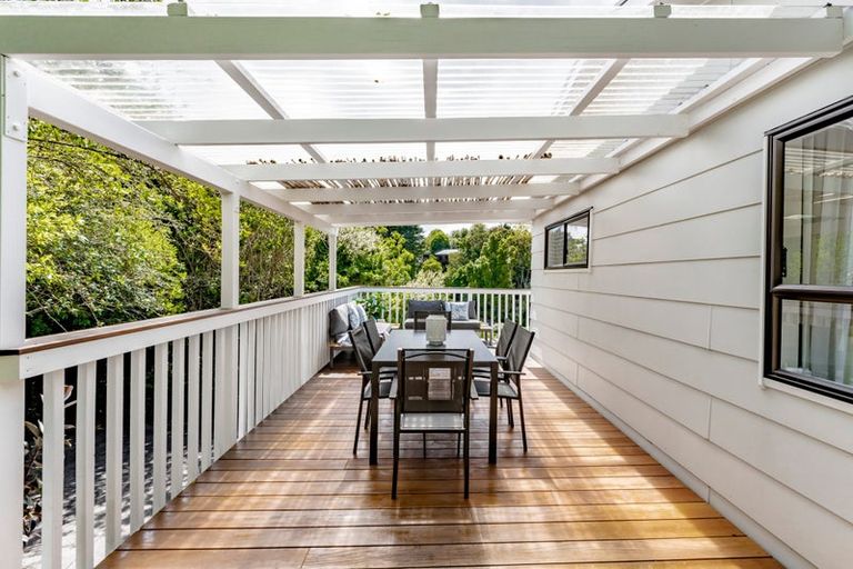 Photo of property in 14 Awaruku Road, Torbay, Auckland, 0630
