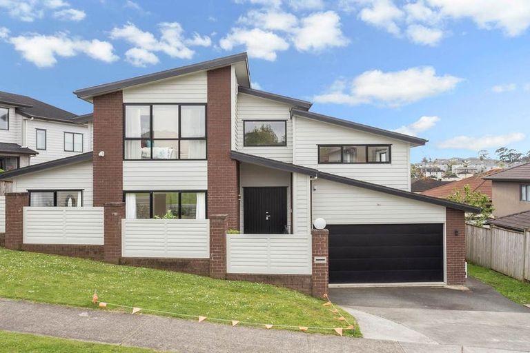 Photo of property in 65 Masons Road, Oteha, Auckland, 0632