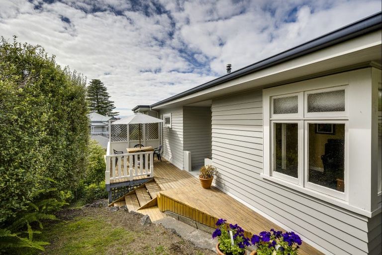 Photo of property in 18 France Road, Bluff Hill, Napier, 4110