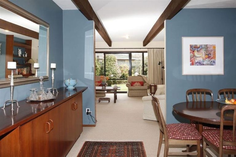 Photo of property in 43 Camberwell Place, Avonhead, Christchurch, 8042