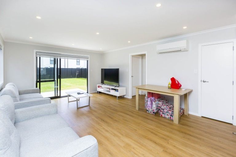Photo of property in 18 Cynisca Crescent, Wallaceville, Upper Hutt, 5018