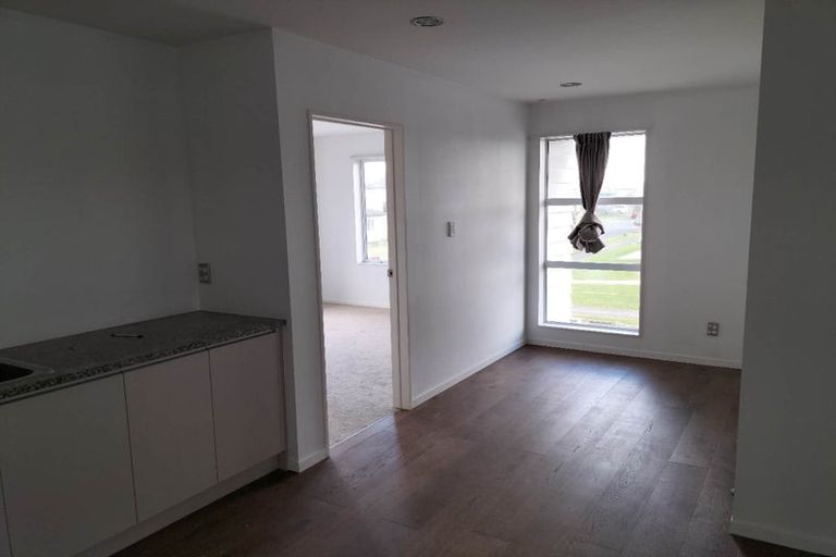 Photo of property in 10 Peerless Avenue, Takanini, 2112