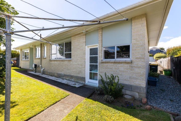 Photo of property in 4/50 Paynters Avenue, Strandon, New Plymouth, 4312