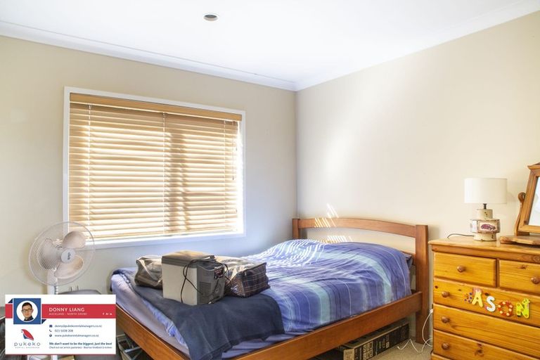 Photo of property in 20 Sunvista Avenue, Oteha, Auckland, 0632