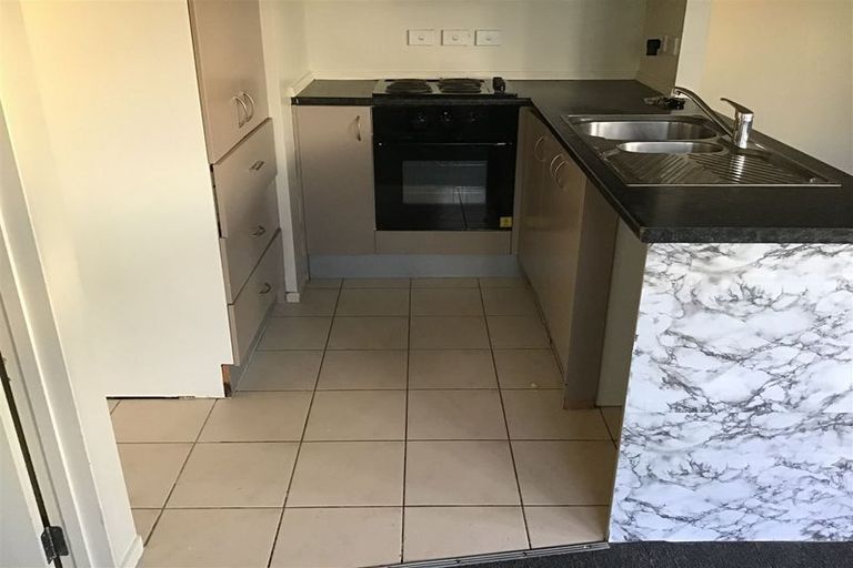 Photo of property in 36 Woodbank Drive, Glen Eden, Auckland, 0602