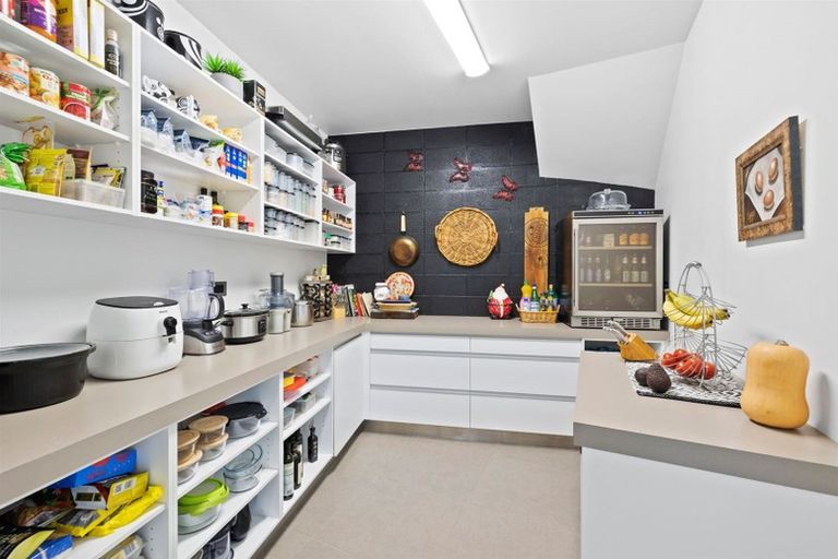 Photo of property in 48b Nevada Drive, Merrilands, New Plymouth, 4312