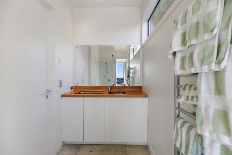 Photo of property in 43 Whakamoenga Point, Acacia Bay, Taupo, 3385