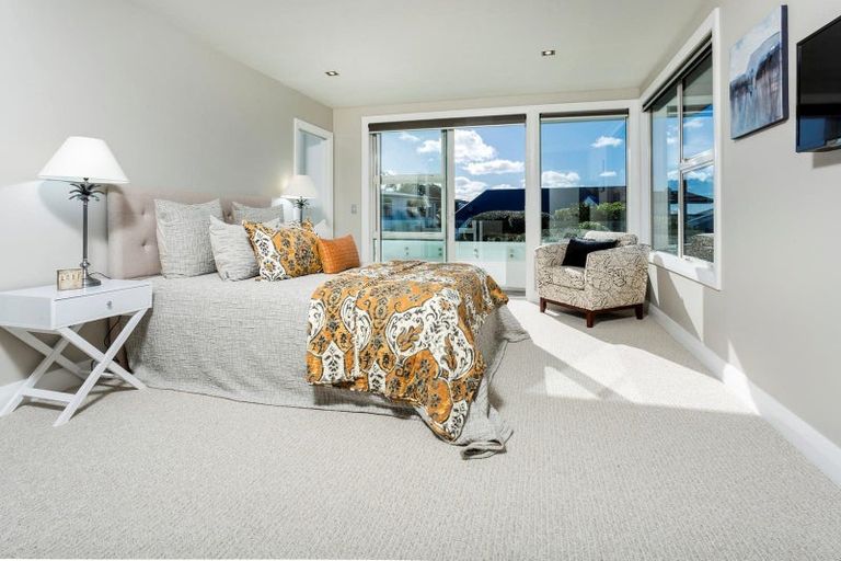 Photo of property in 223a Hurstmere Road, Takapuna, Auckland, 0622