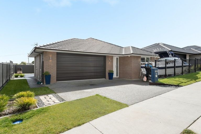 Photo of property in 14 Watene Way, Welcome Bay, Tauranga, 3112