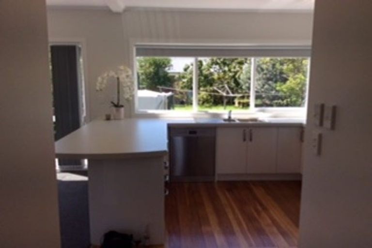 Photo of property in 33 Alma Road, Milford, Auckland, 0620